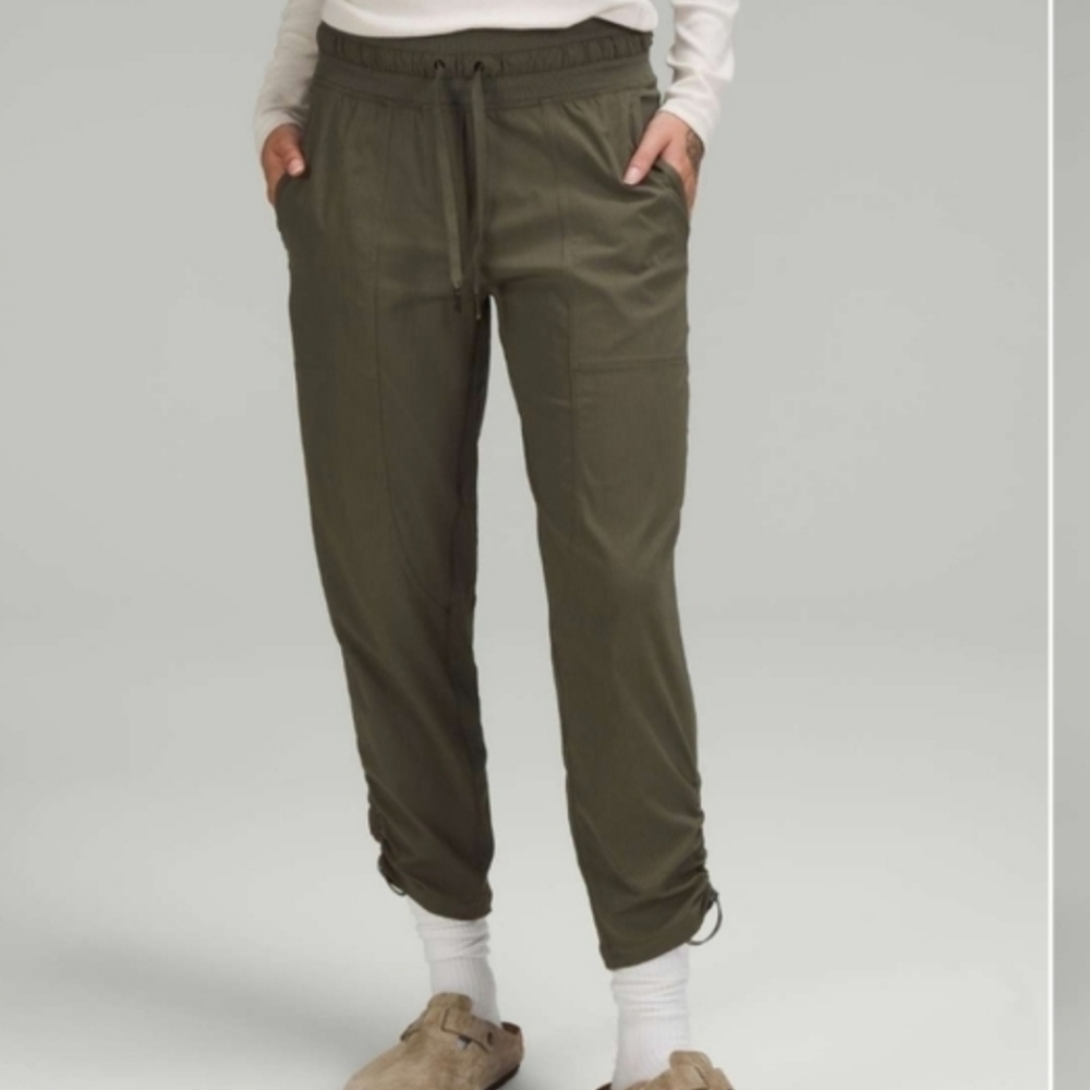 Lululemon Dance Studio Mid-Rise Cropped Pant Size 4 Army Green Casual Athleisure